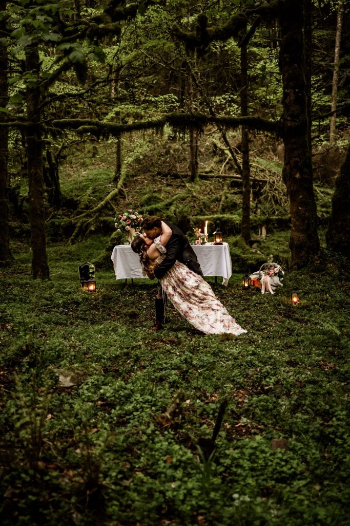 Couple getting married in the scottish highlands in the woodlands